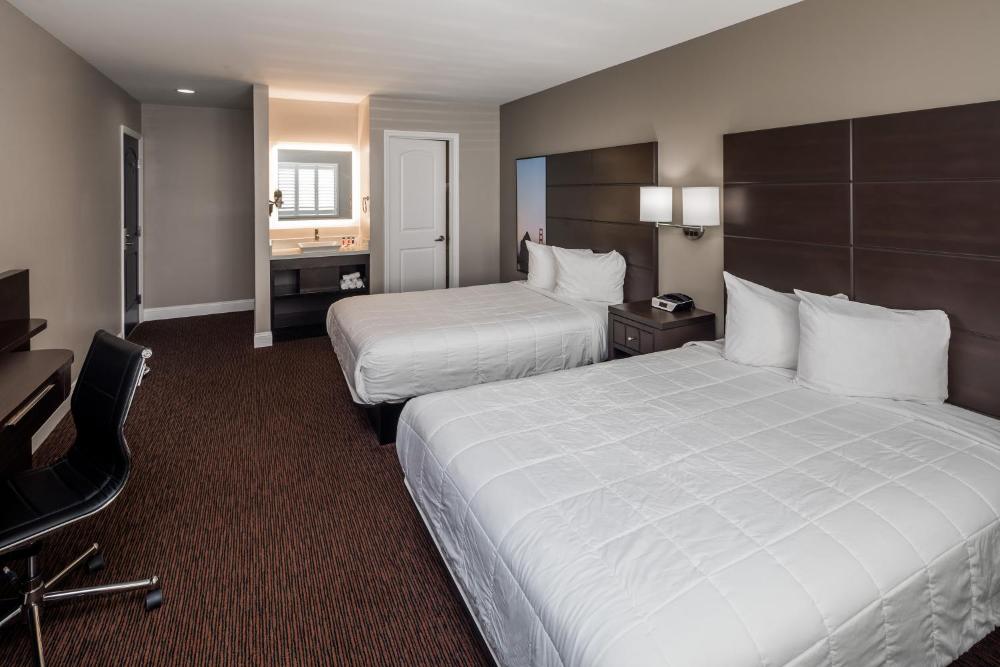 Double Room with Two Double Beds - Non-Smoking interior